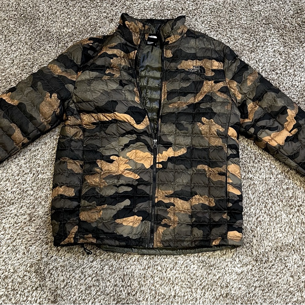 Men’s North Face Camo jacket